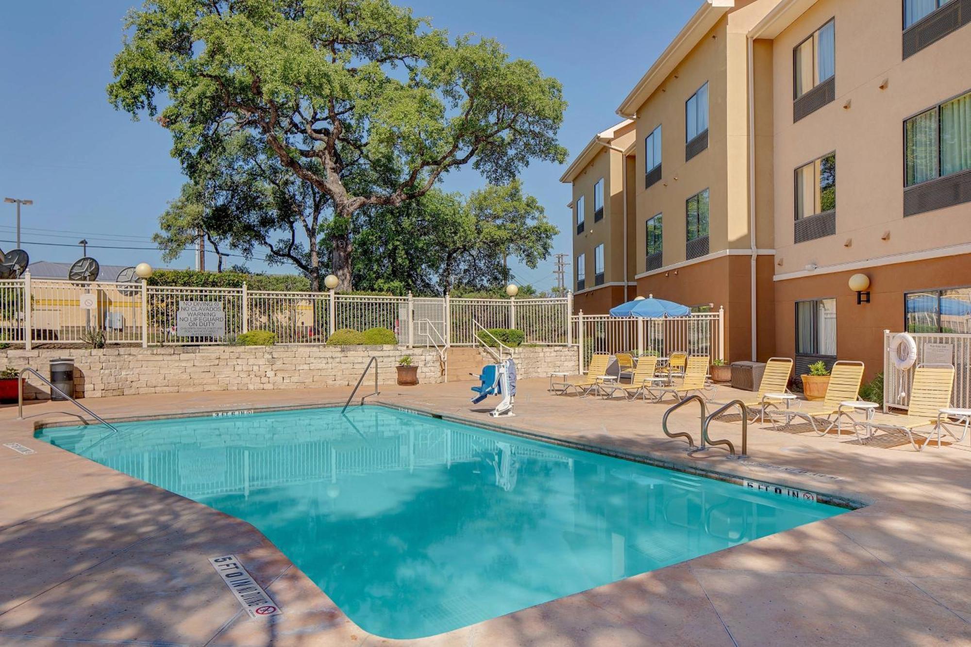 Fairfield Inn & Suites By Marriott San Antonio Seaworld / Westover Hills Екстер'єр фото
